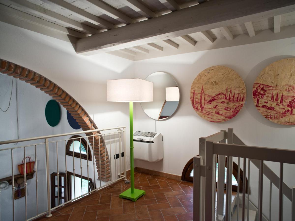 San Ruffino Apartments Lari Exteriér fotografie