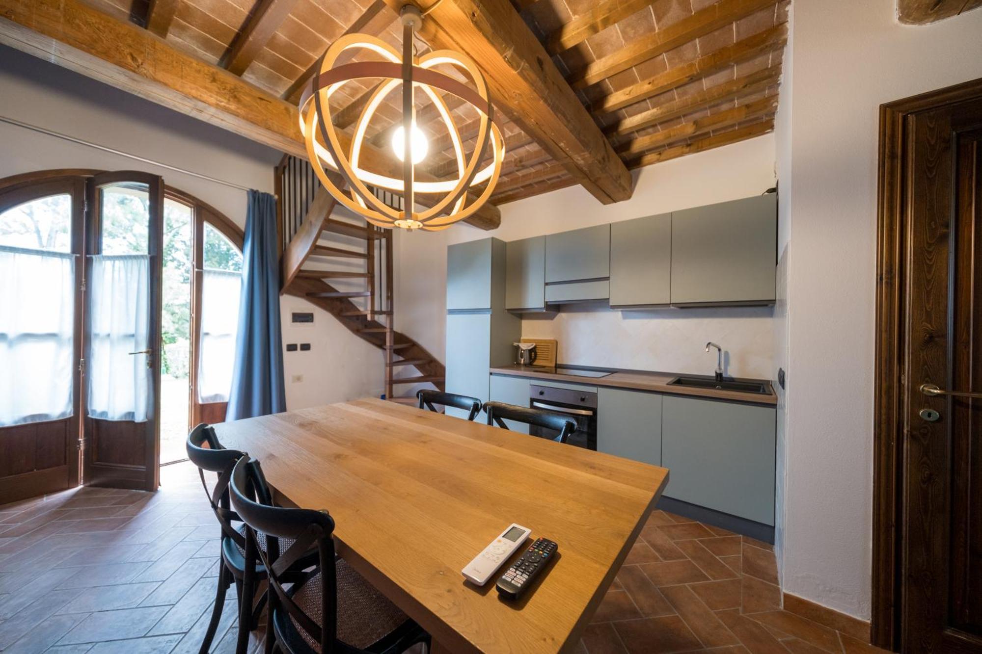 San Ruffino Apartments Lari Exteriér fotografie