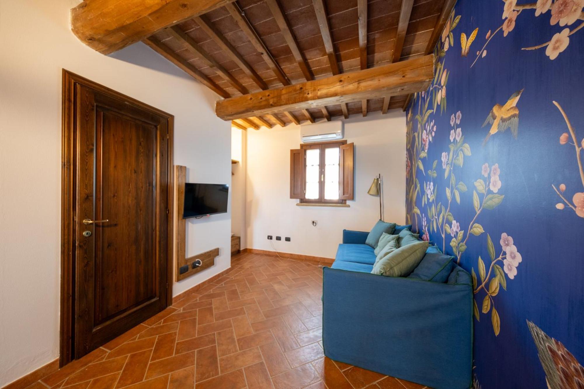 San Ruffino Apartments Lari Exteriér fotografie