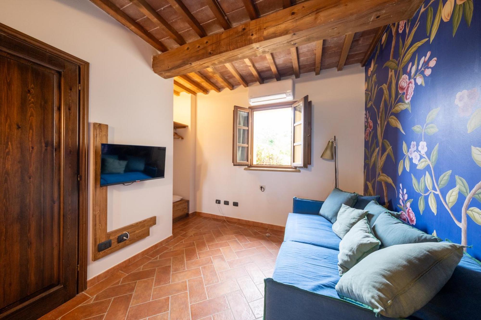 San Ruffino Apartments Lari Exteriér fotografie