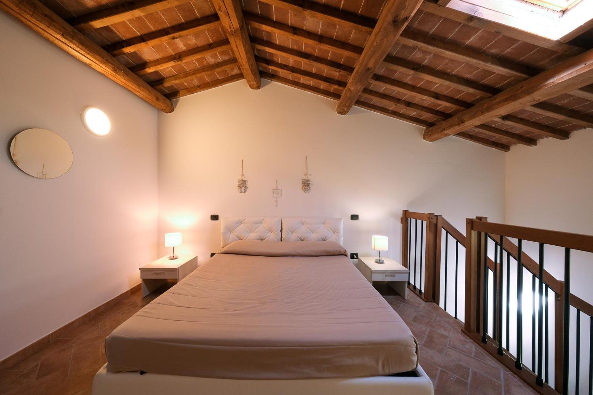 San Ruffino Apartments Lari Exteriér fotografie