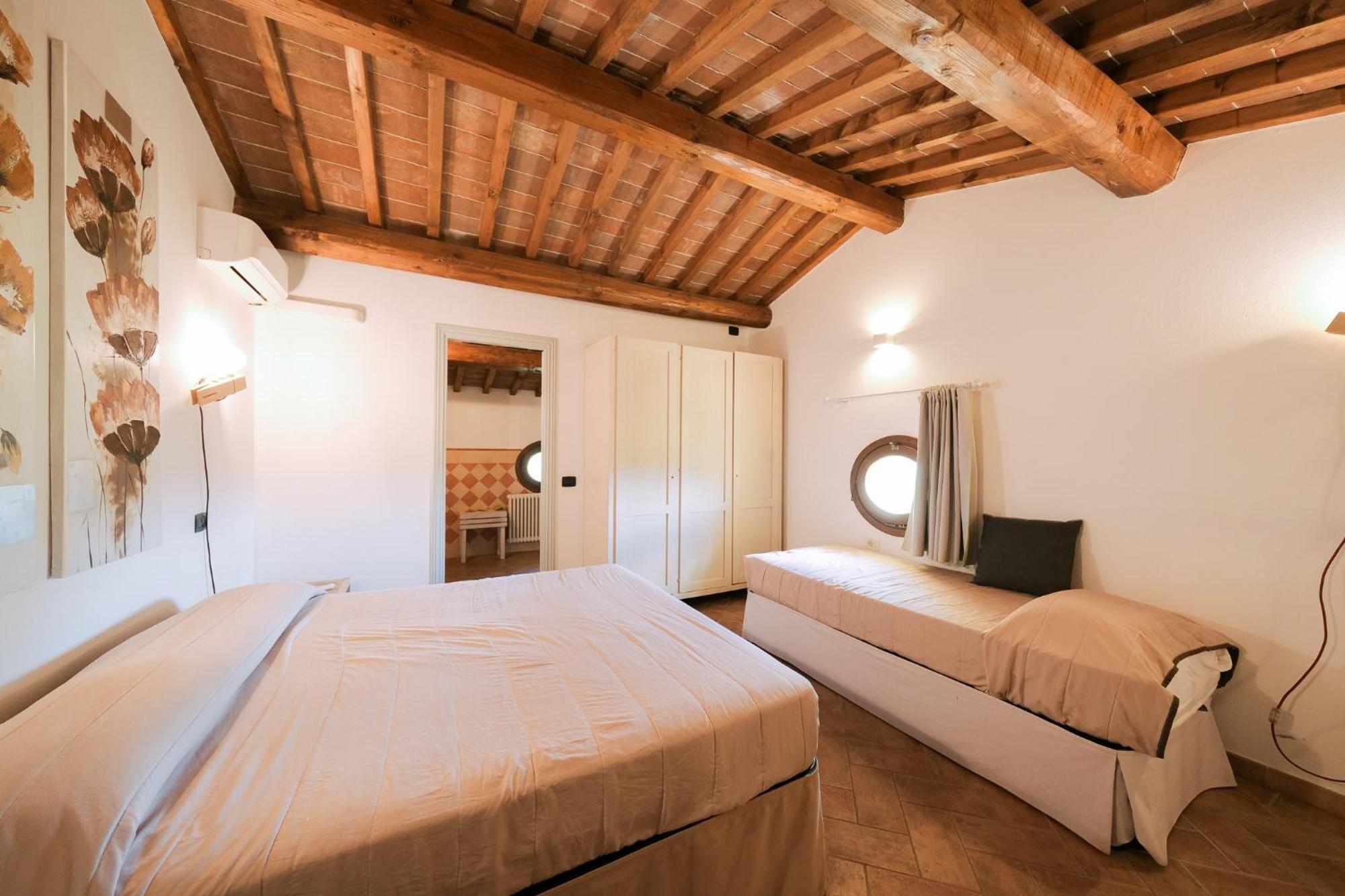 San Ruffino Apartments Lari Exteriér fotografie